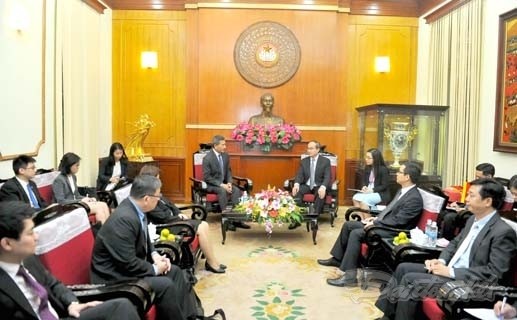 Vietnam will aus Singapurs Erfahrungen beim Aufbau einer Smart City lernen - ảnh 1